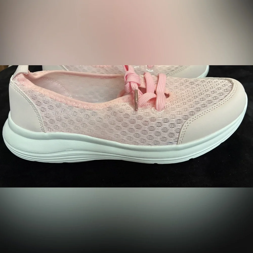 Women's Generic Soft Sole Slip Casual Flat Sneaker Size 38 (equals 7.5-8) NWOT